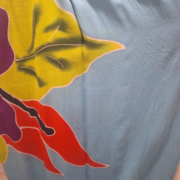 Large Tropical  Floral Scarf 42" X 60" - Picture 4 of 5